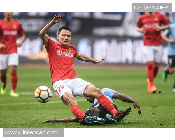 大连一方与广州恒大足球历史对决回顾与分析